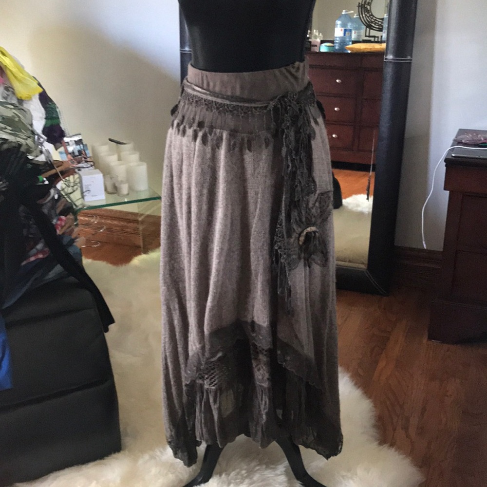 Elissia long skirt with embroidery